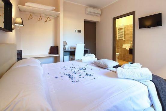 Colosseum Resort Rome Bagian luar foto