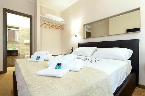 Colosseum Resort Rome Bagian luar foto